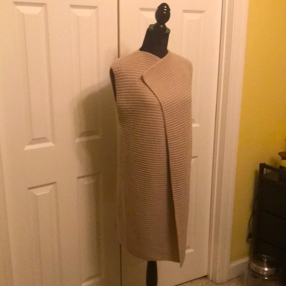 Ellen Tracy long beige vest - NEW